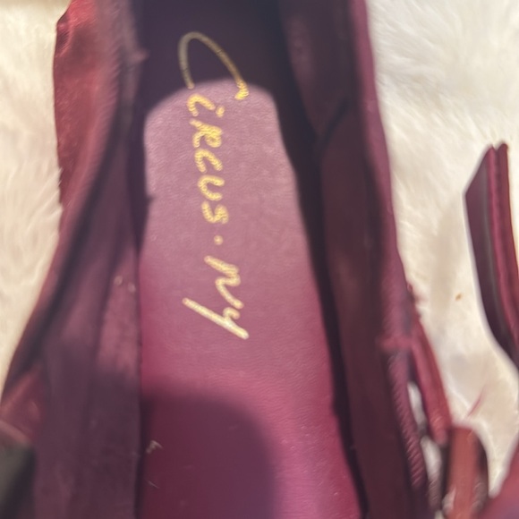 Circus by Sam Edelman Red Flats with Criss-Cross Ribbon Ties - Picture 4 of 6